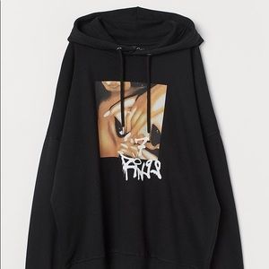 RARE ARIANA H&M MERCH